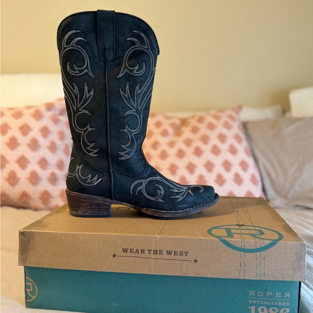 Roper Black Embroidered Western Boots